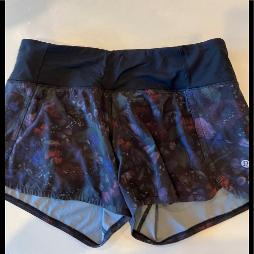 Lululemon size 6 shorts